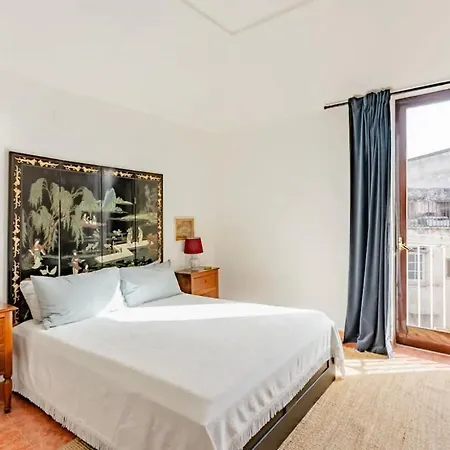 Donna Elvira Apartment *